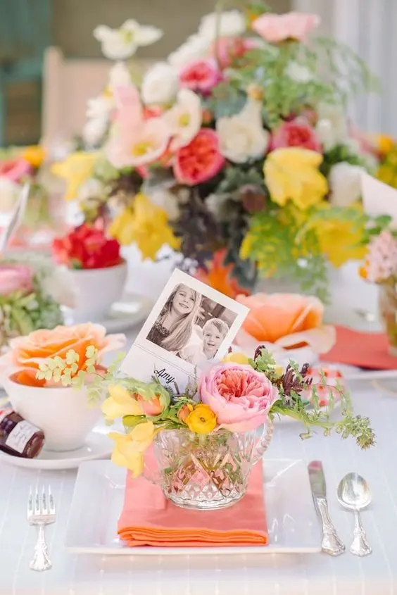 Mesa decorada para brunch de Dia das Mães