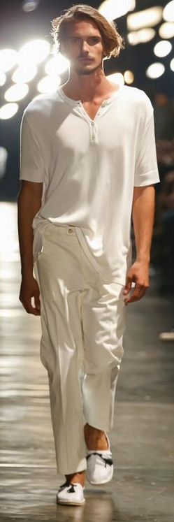 Look masculino total white Murilo Lomas desfila coleção na SPFW N41
