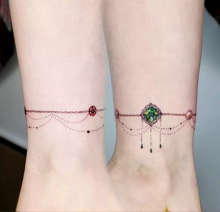 tatuagem que imita pedras preciosas