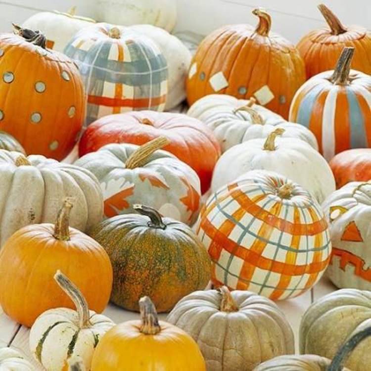 Foto de abóbora decorada com estampas.
