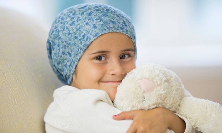 Criança com leucemia.
