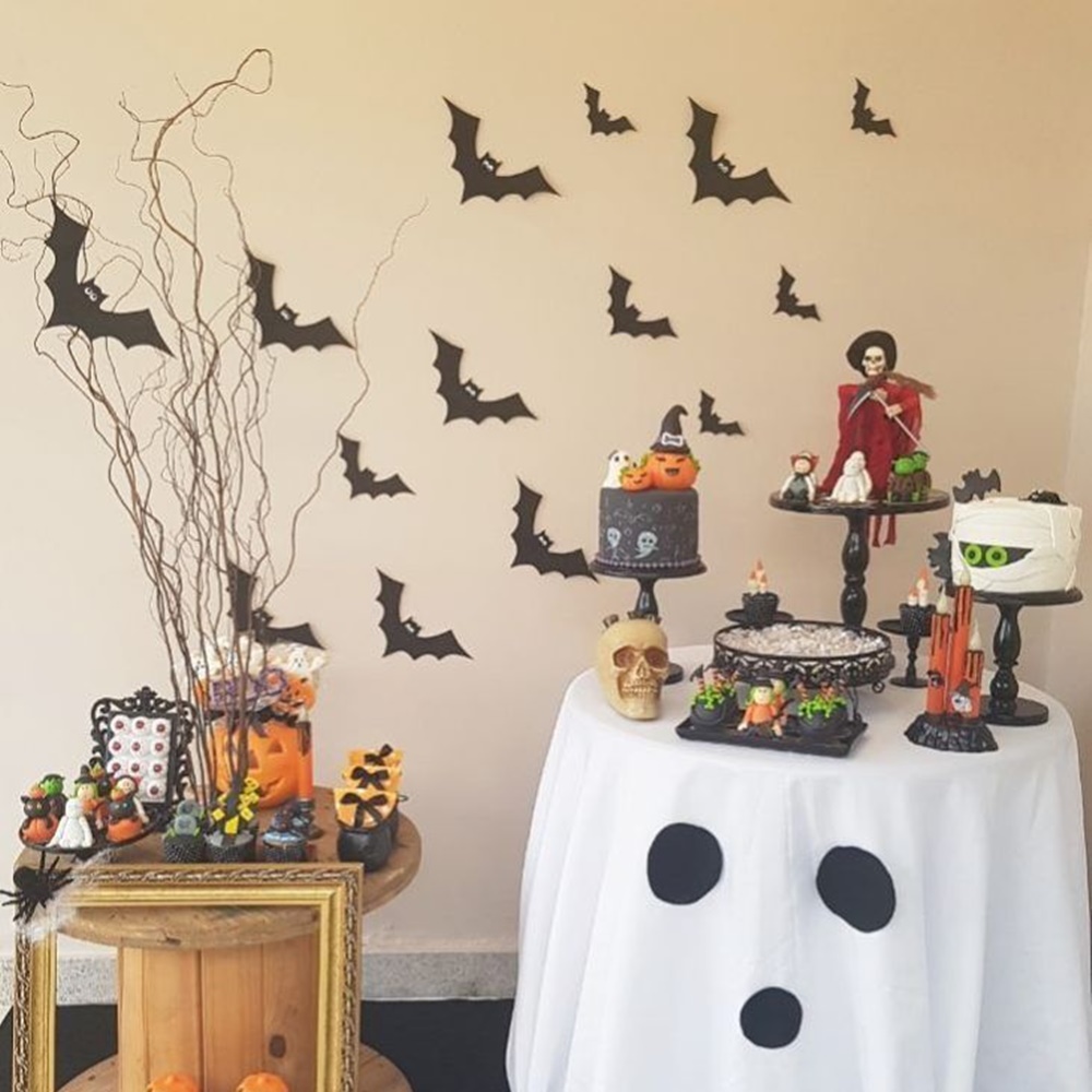 Painel de Halloween - Halloween em casa. Painel decorativo com objetos de Halloween.