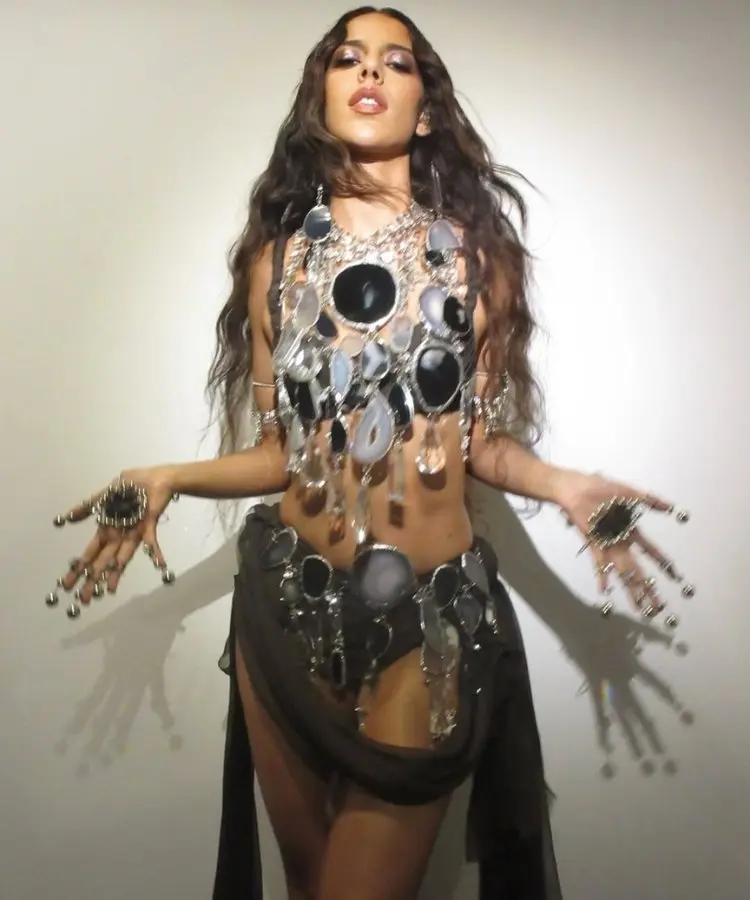 Foto de Marina Sena usando look místico, uma das tendências de Carnaval 2026