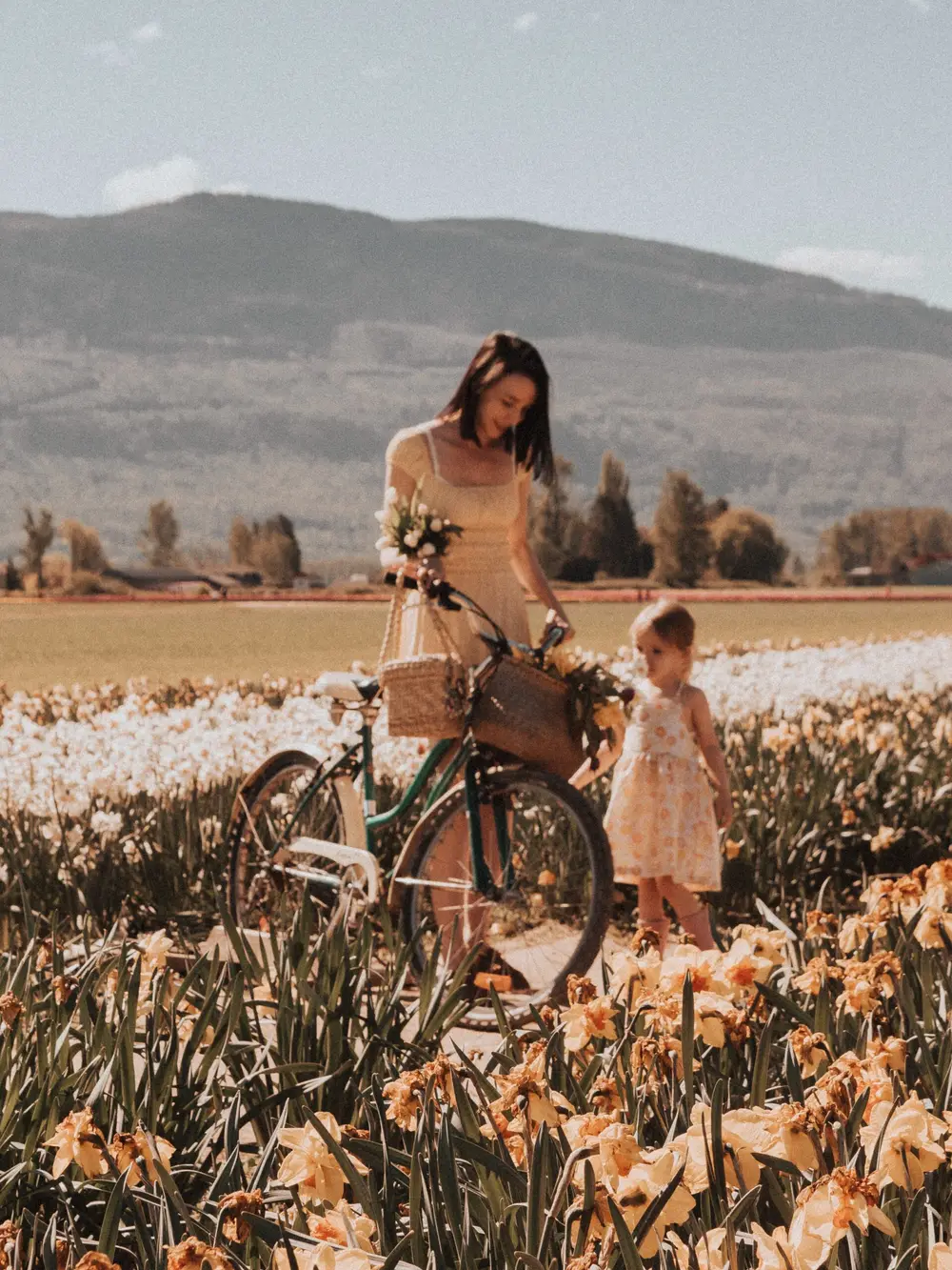 Família em bicicleta 