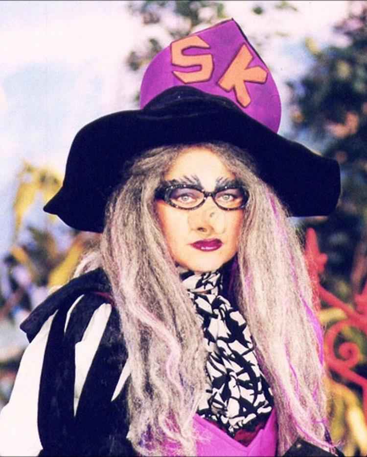 xuxa em personagem de bruxa keka