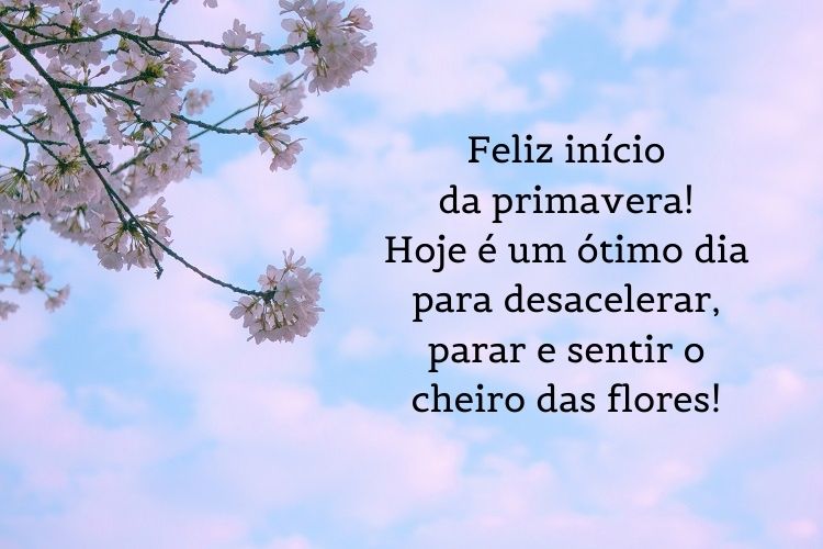 Frases de primavera escritas sobre fundo de céu azul