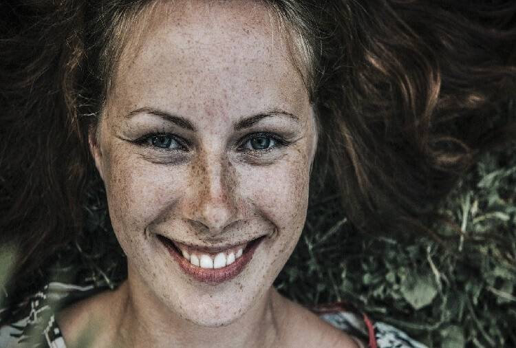 Mulher sorrindo