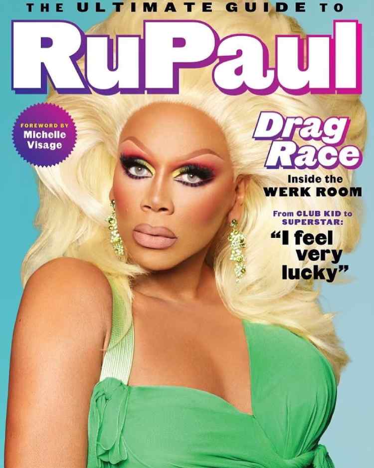 capa de revista com Ru Paul