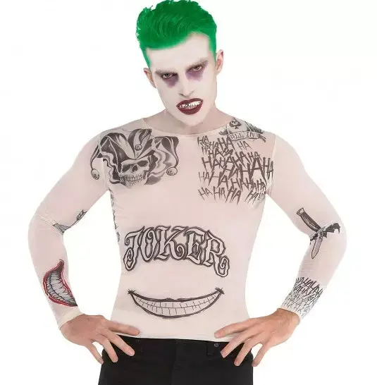 Foto de homem fantasiado de Coringa