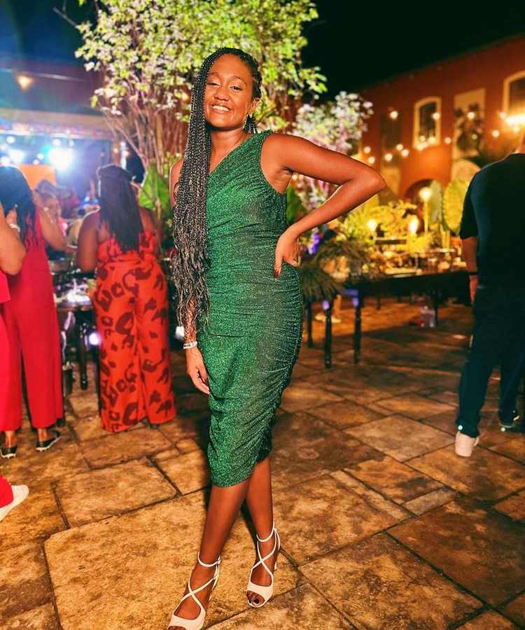 Looks do São João da Thay 2023: Sarah Aline do BBB 23 usando vestido verde de brilho 