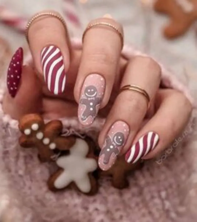 Foto com inspiração de unha para o Natal.