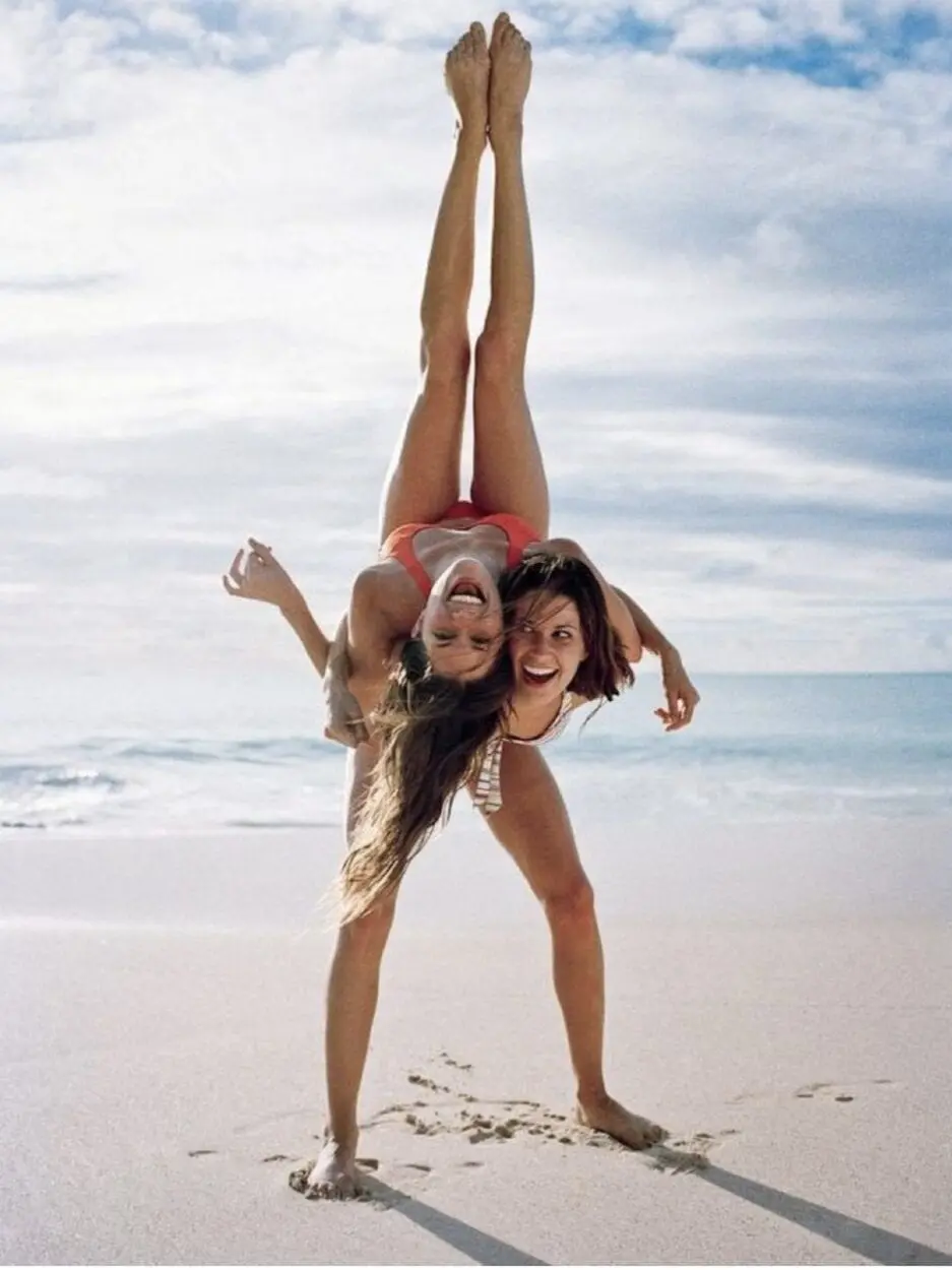 Foto tumblr de amiga na praia