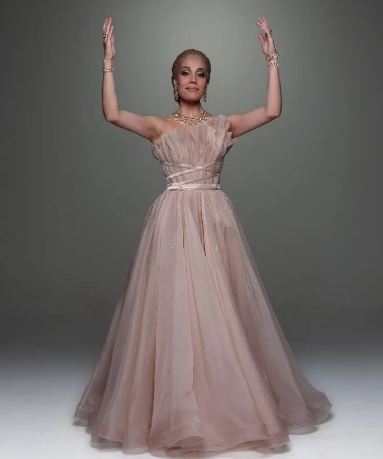 A atriz Myra Ruiz caracterizada como Eva Perón. 