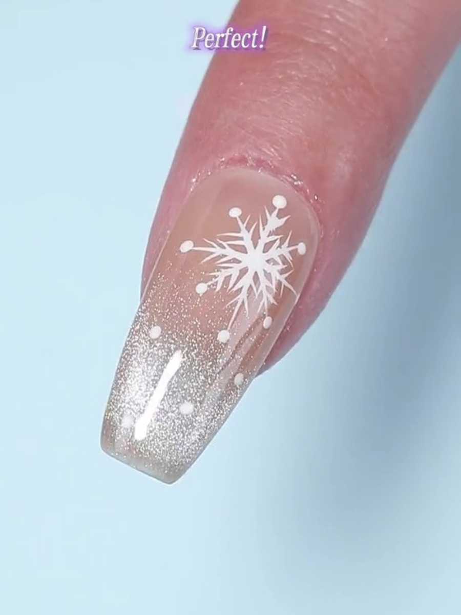 Unha decorada para o Natal.