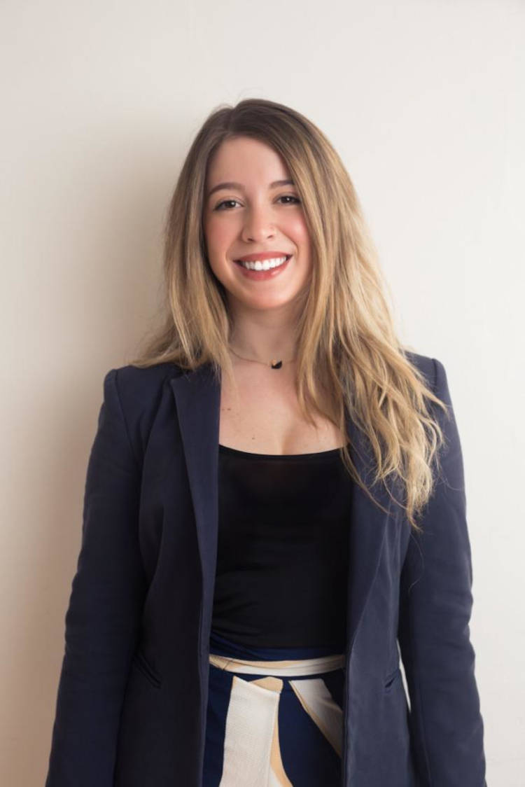 Ana Beatriz, advogada civil e do consumidor.