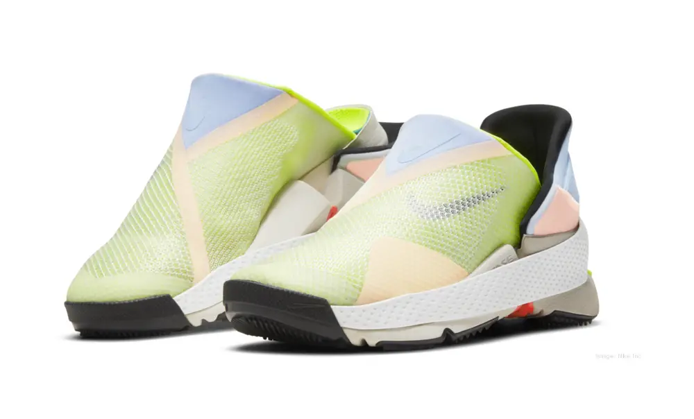 par de tênis da Nike que calça sozinho