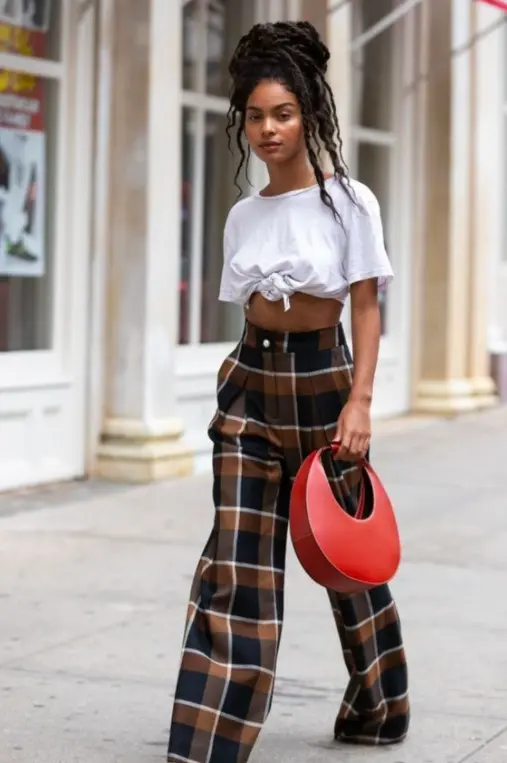 T-shirt e calça madras