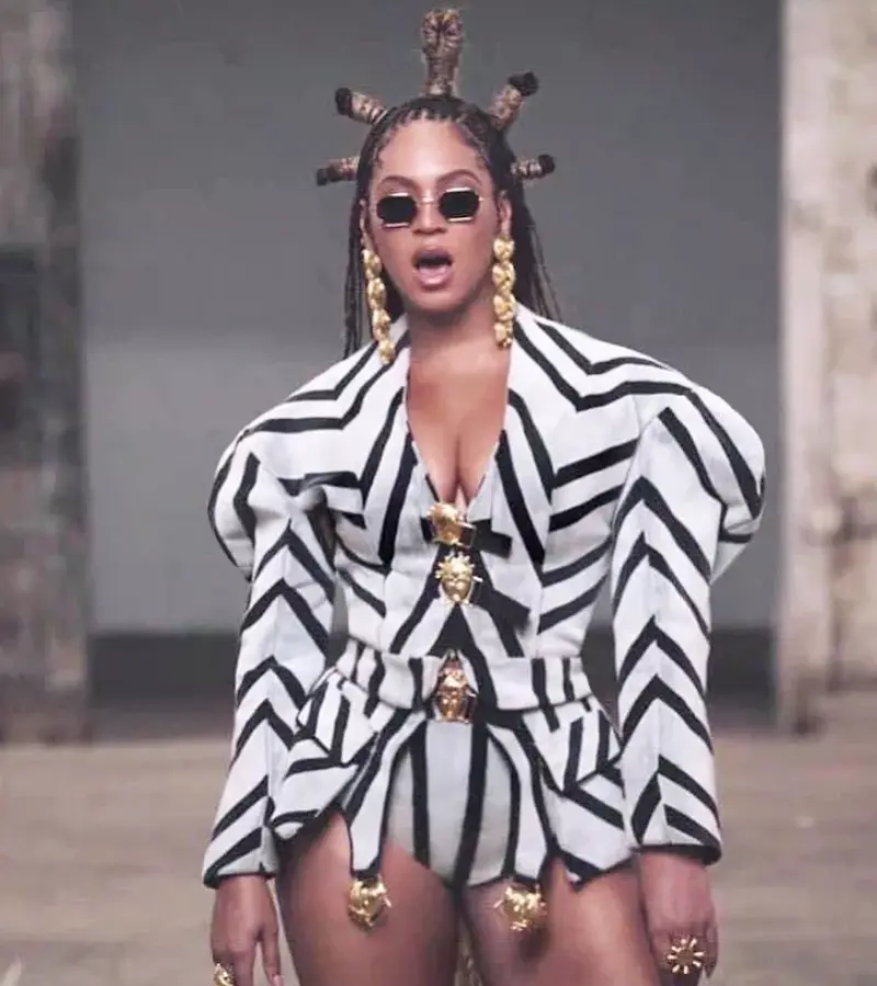 Beyoncé vestindo Loza Maleombho