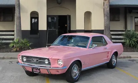 FORD MUSTANG 6