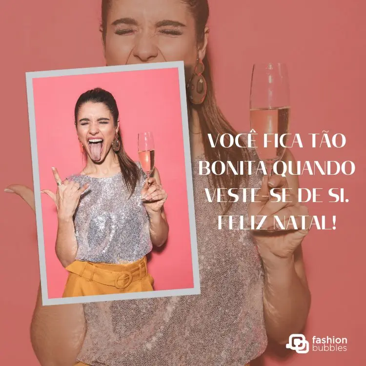 Mulher veste roupa com brilho para frases para look de Natal