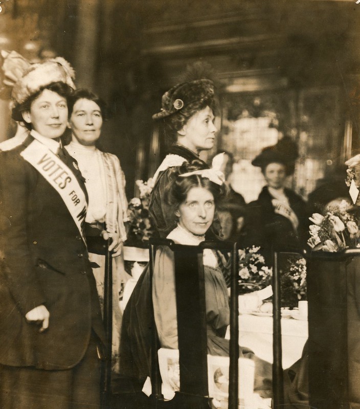 Líderes sufragistas na recepção da Women's Social & Political Union (WSPU), c.1908-1912. 
