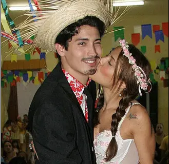 noivos de festa junina
