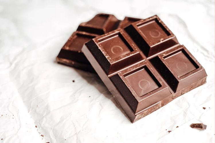 imagem com barra de chocolate. 
