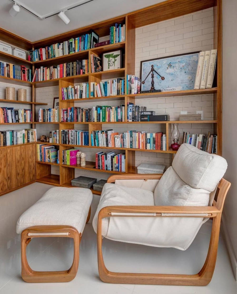 Tendência de decoração 2023: biblioteca em casa.