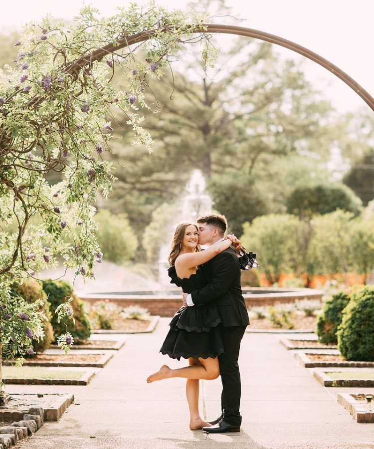 Noivos em jardim botânico casamento mini wedding