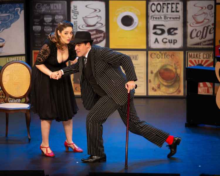 Ator Claudio Lins e atriz Mariana Gallindo na peça "Amor por Anexins".
