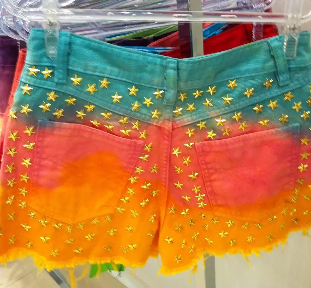 Tendências para o Verão 2014 – Vicunha aposta em colorido vibrante, metalizados e referências étnicas Tendências para o Verão 2014 – Vicunha aposta em colorido vibrante, metalizados e referências étnicas