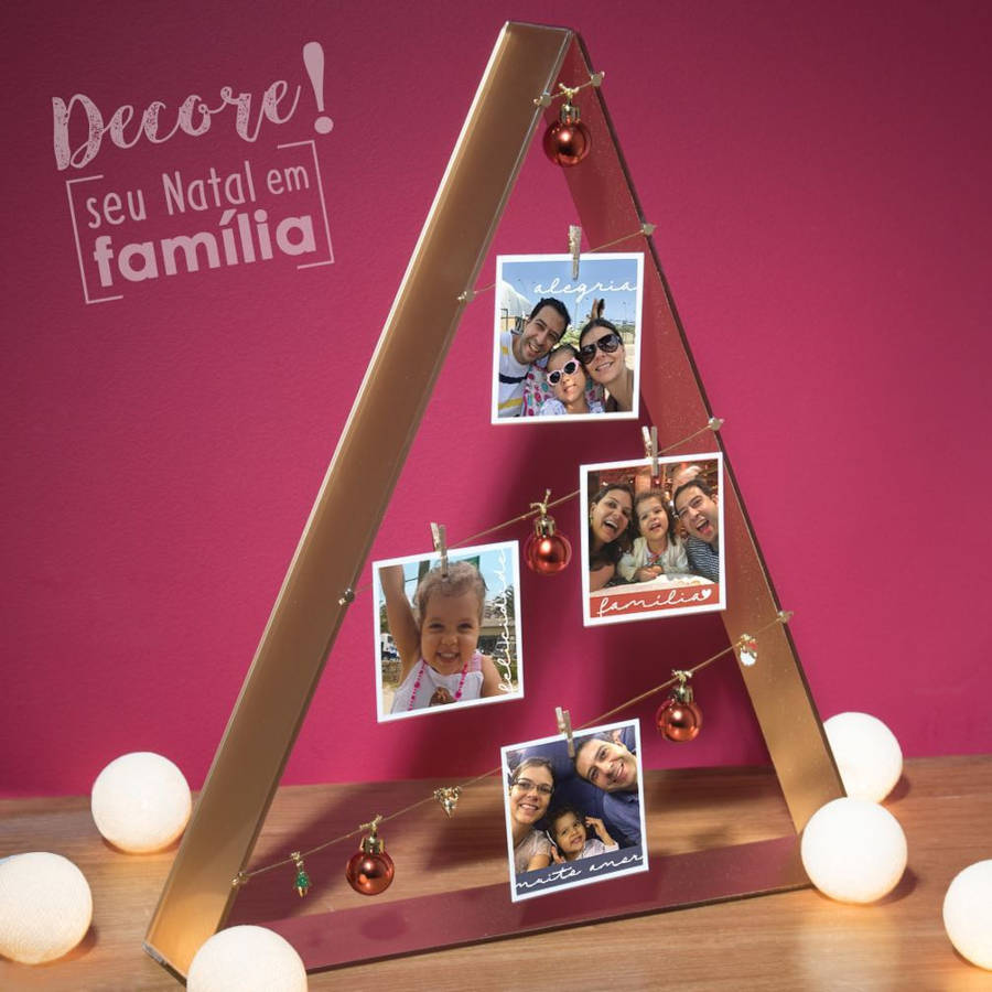 Árvore de Natal com fotos minimalista com varal.