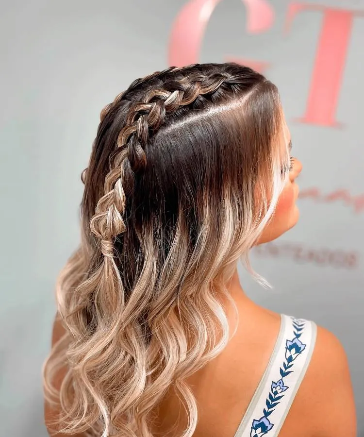 Penteado com trança embutida no topo da cabeça para festa junina