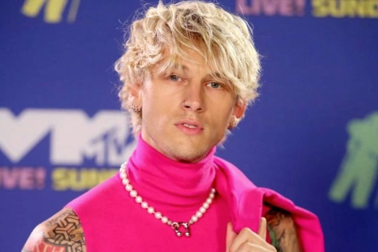 Quem é Machine Gun Kelly, headliner do Lollapalooza