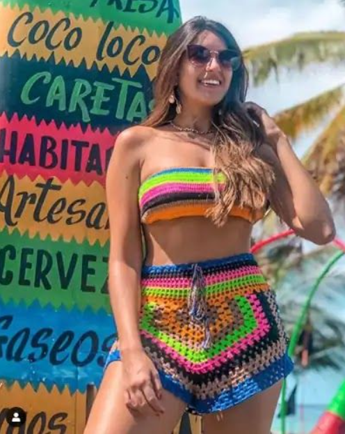 Short crochê multicolorido 