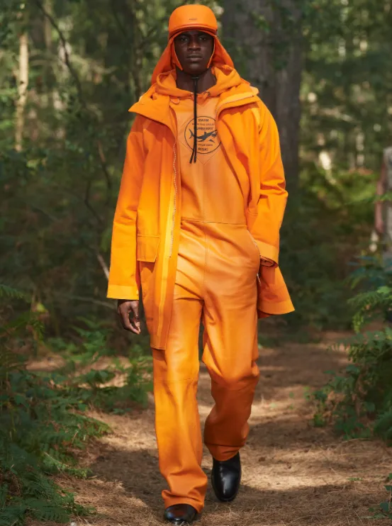 Macacão laranja Burberry