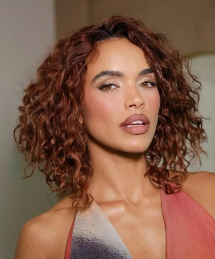 Chanel de bico de Giovana Cordeiro