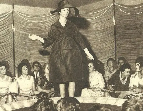 Vestido de Dener Pamplona de Abreu em desfile.