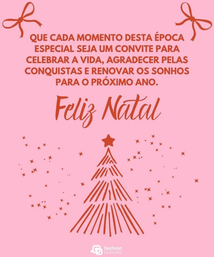 Fundo rosa com árvore de Natal vermelha e mensagem bonita de feliz Natal