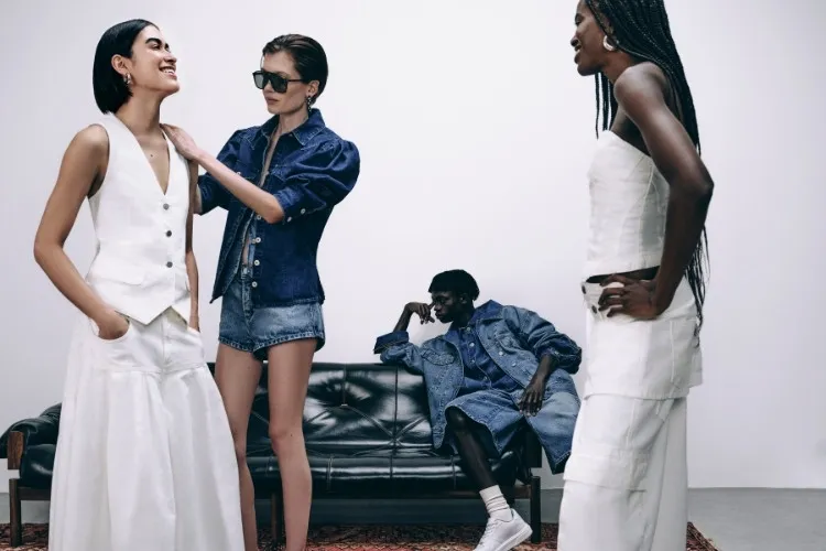 Modelos usando jeans da coleção da C&A com Gustavo Silvestre, uma das collabs de setembro de 2026