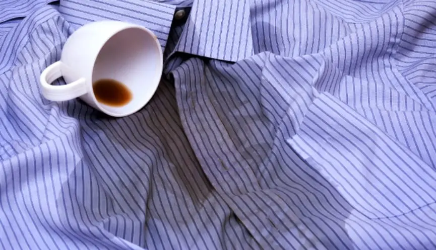 Manchas em roupas de café