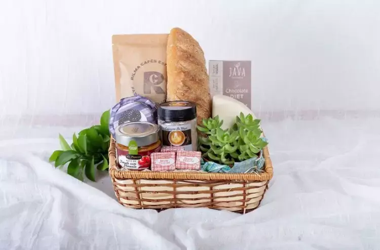 cesta de Natal com produtos artesanais