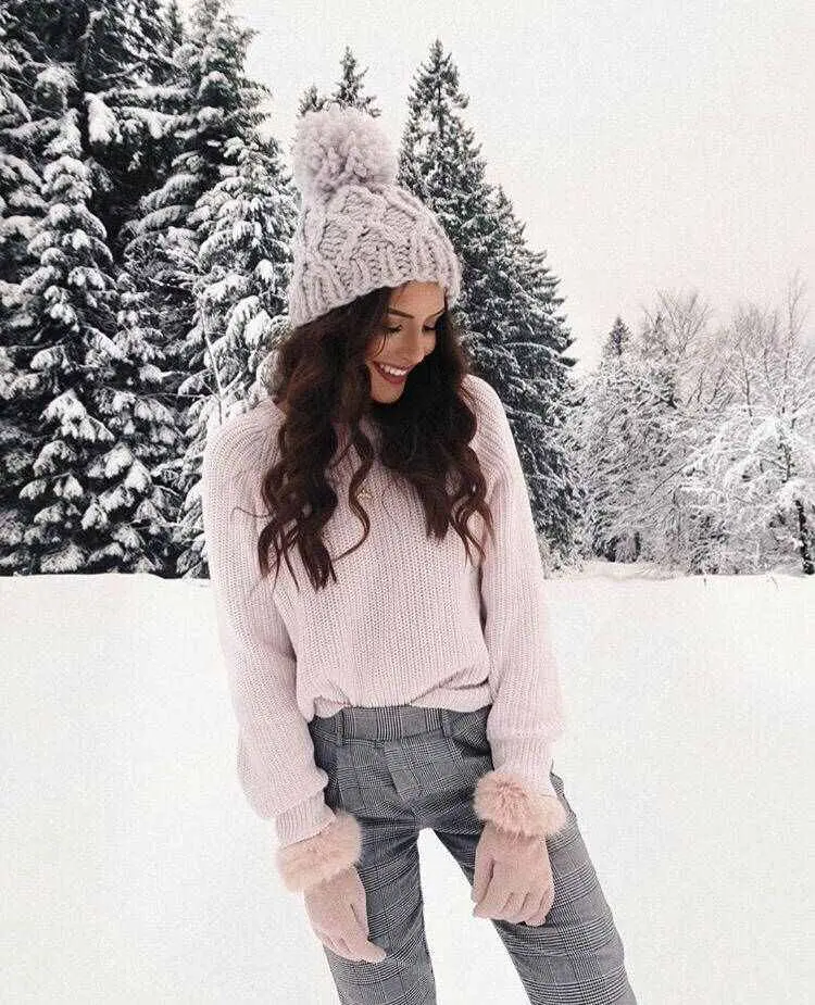 Toca e roupa rosa no inverno