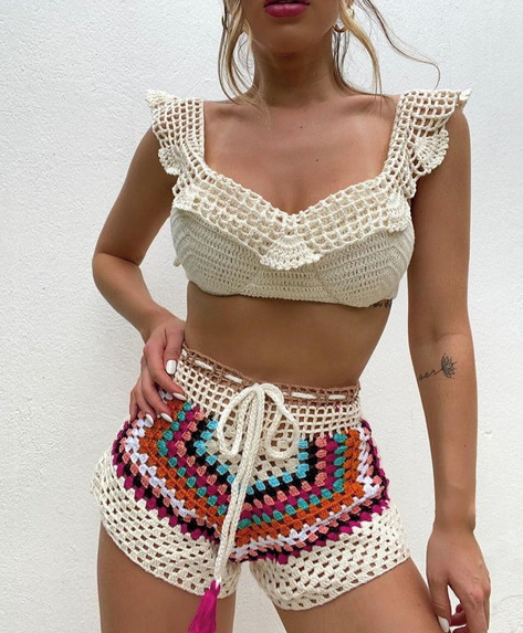 Short freedom multicolorido com barra crochê