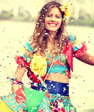 Especial Carnaval: Dicas de fantasias, looks e makes para você arrasar na festa mais animada do ano!