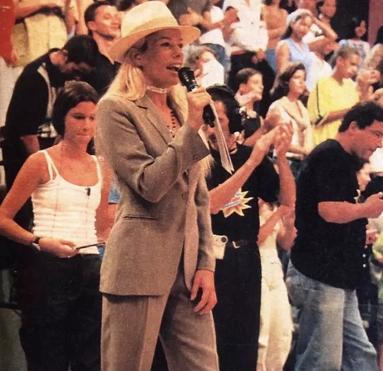 Apresentadora no SuperPop