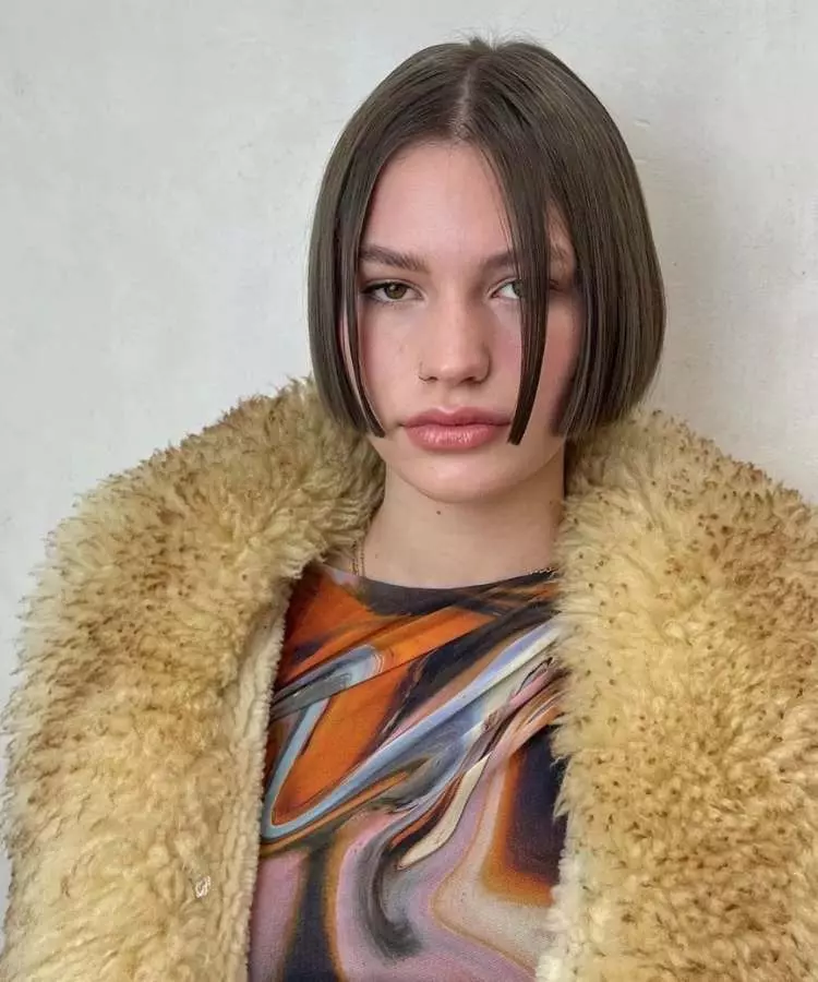 Corte blunt cut mulher cabelo liso castanho médio