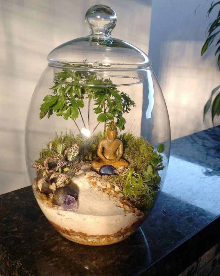terrário com decorações