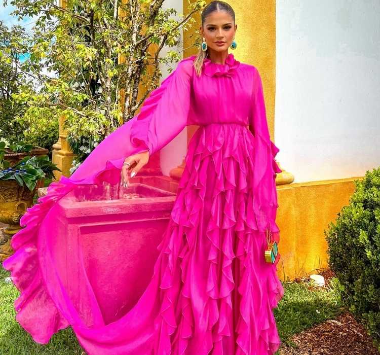 Foto de Thassia Naves no casamento de Lu Tranchesi.