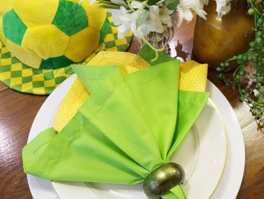 Guardanapo verde e amarelo para decoração para a Copa.